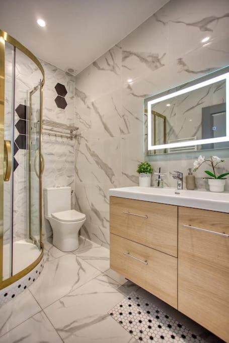 Charming Apart New 2 Bedrooms With Aircon Paris Luaran gambar